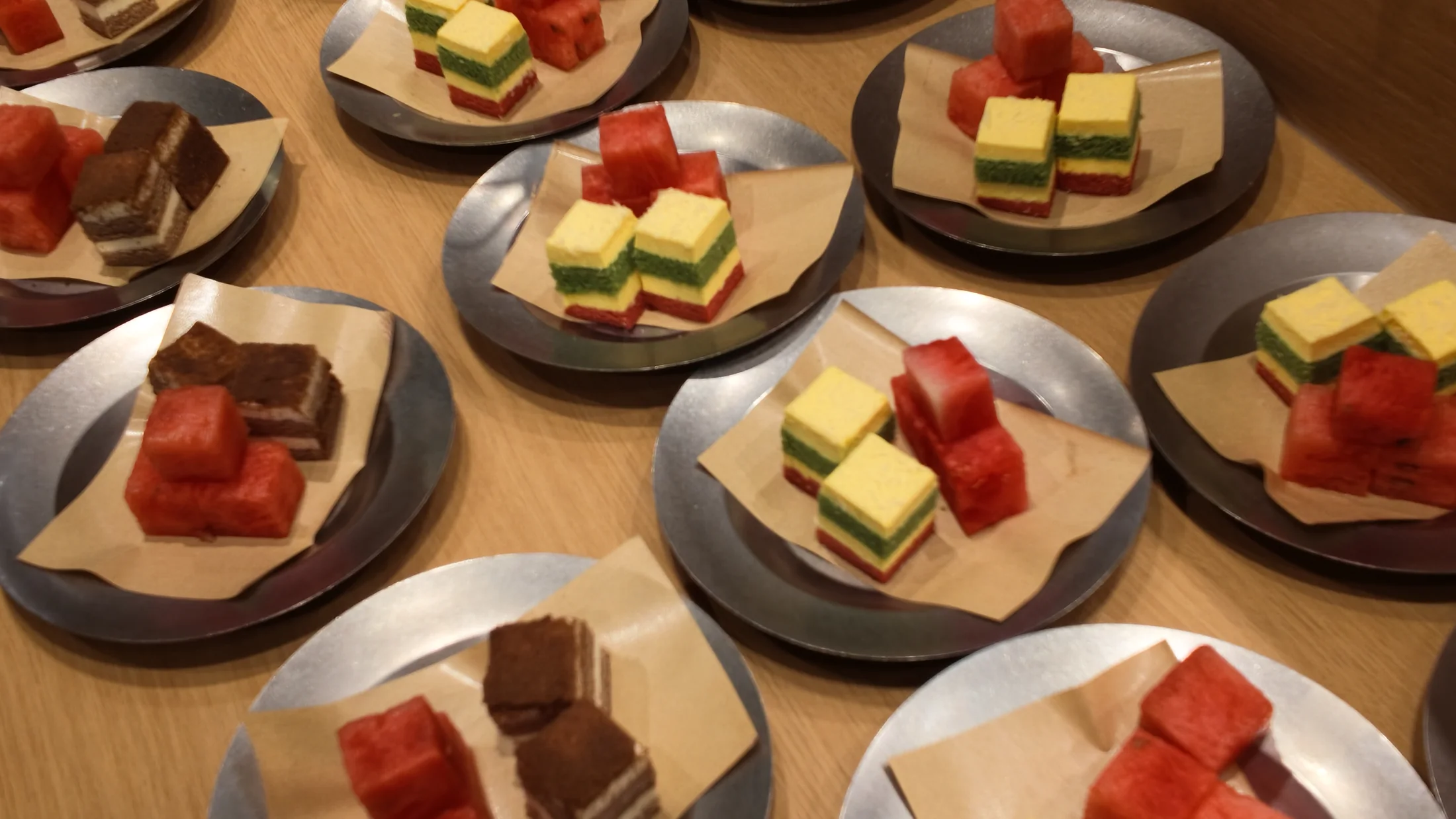 Frisches Obst und Essen, zubereitet für den OpenDesign Shanghai Workshop.